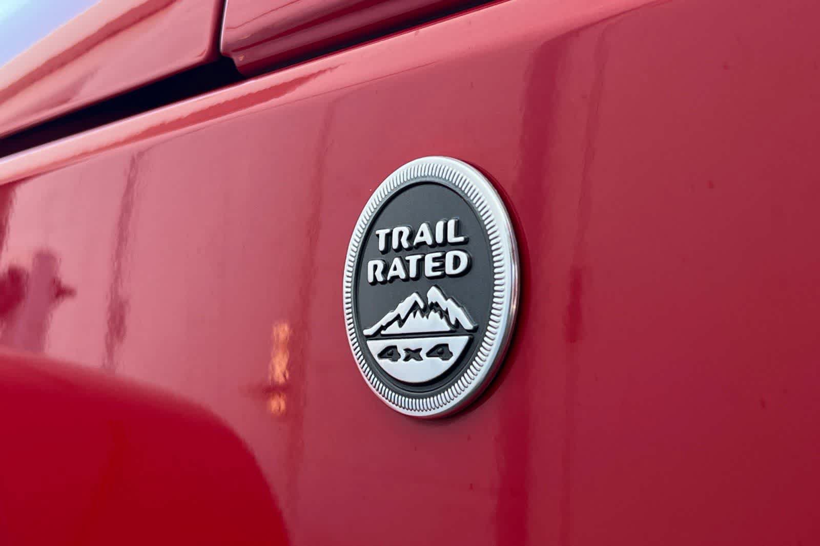 Used 2018 Jeep Wrangler Unlimited Sahara AWD/4WD image 16