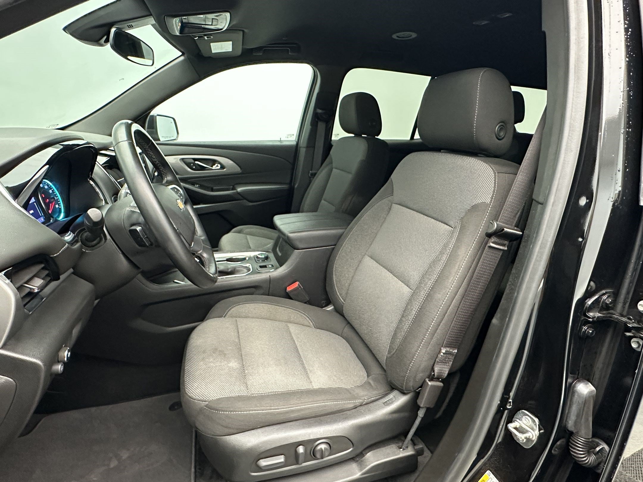 Certified 2023 Chevrolet Traverse LT AWD/4WD image 5