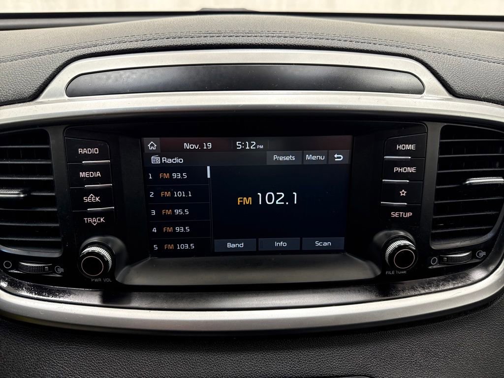 Used 2019 Kia Sorento LX image 27