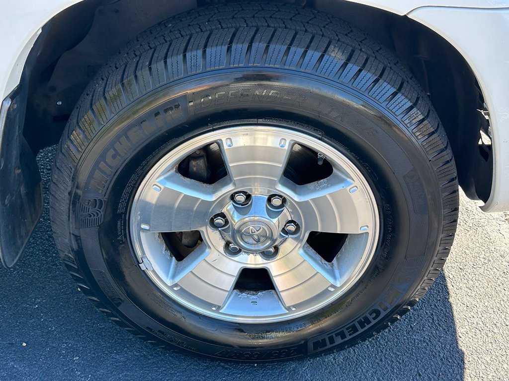 Used 2008 Toyota 4Runner SR5 AWD/4WD image 32