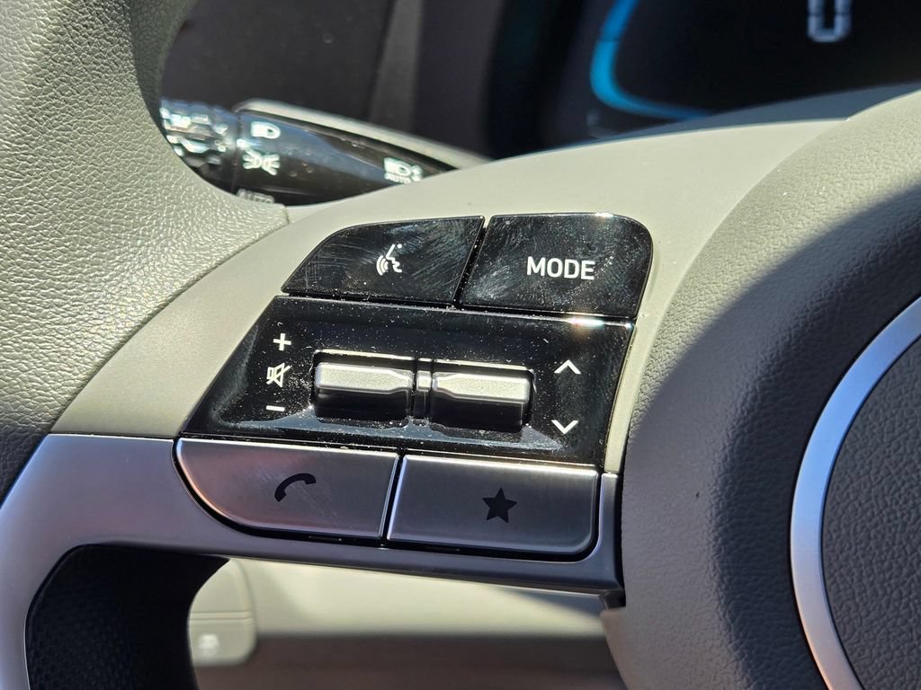Used 2026 Hyundai Elantra SE FWD image 22