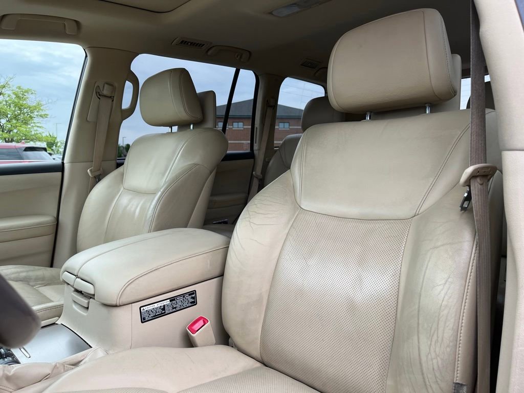 Used 2013 Lexus LX 570 4WD w/ Luxury Pkg image 15