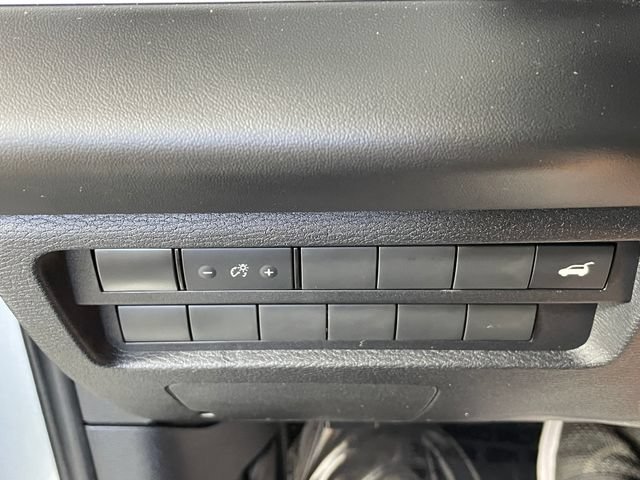 Used 2023 Mitsubishi Outlander SE AWD/4WD image 17