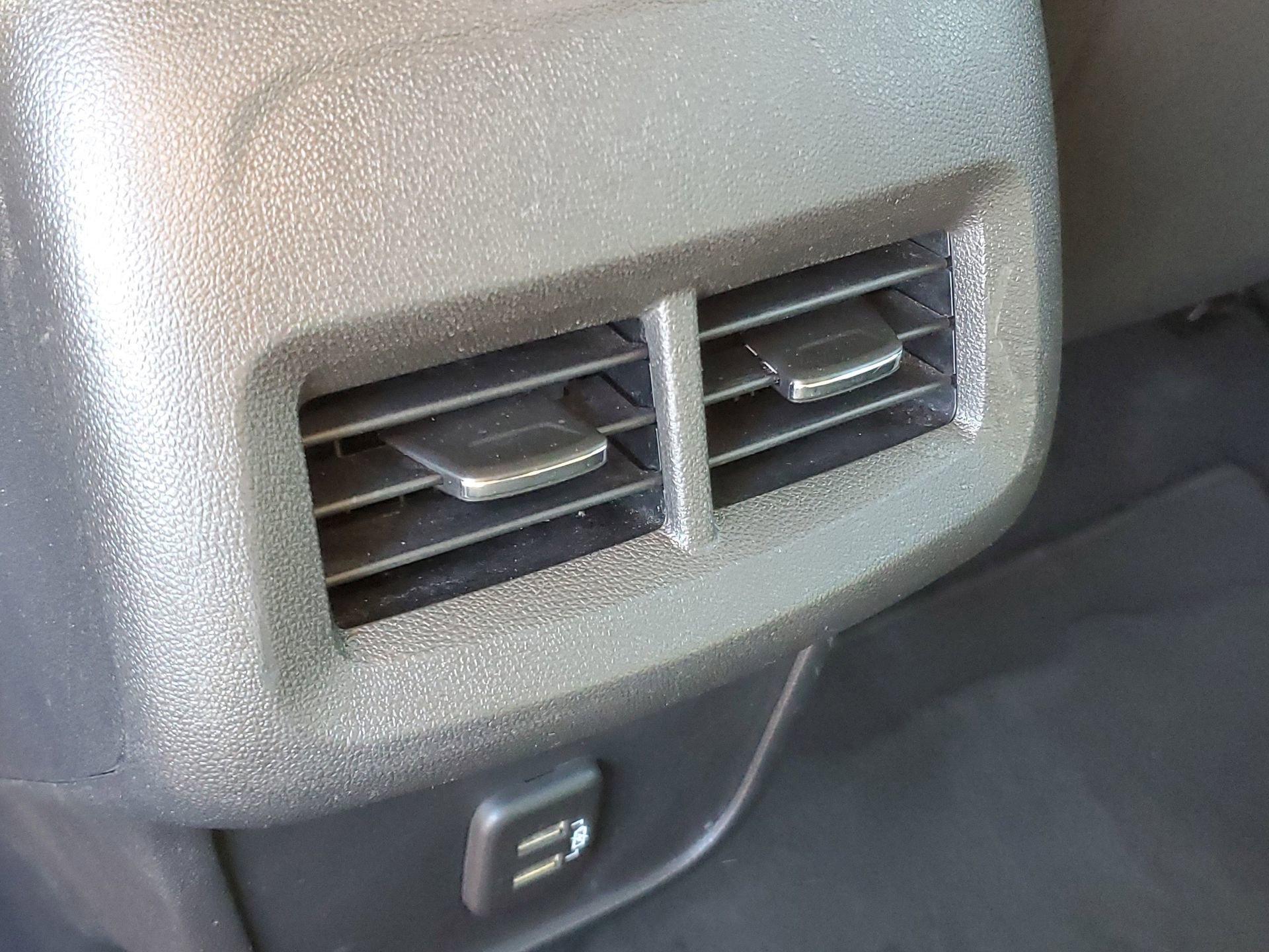 Used 2021 Chevrolet Equinox LS image 11