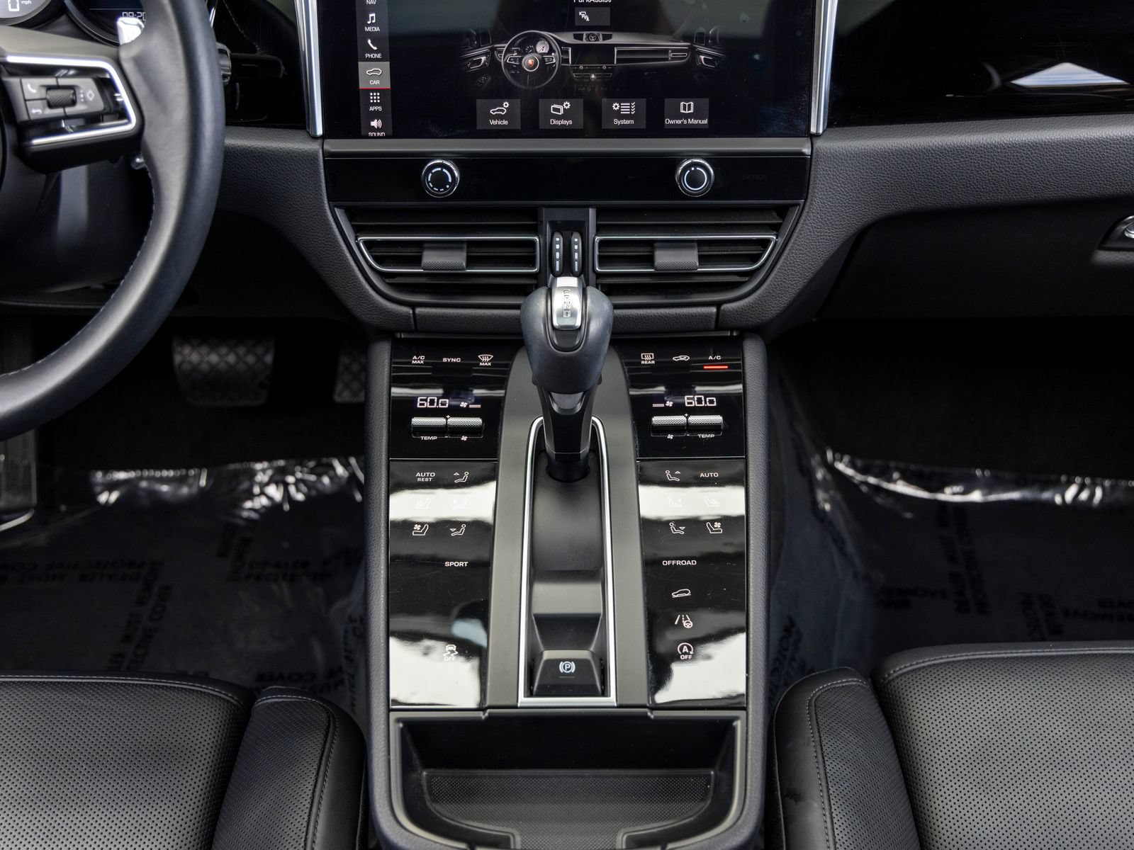 Certified 2023 Porsche Macan AWD/4WD image 46