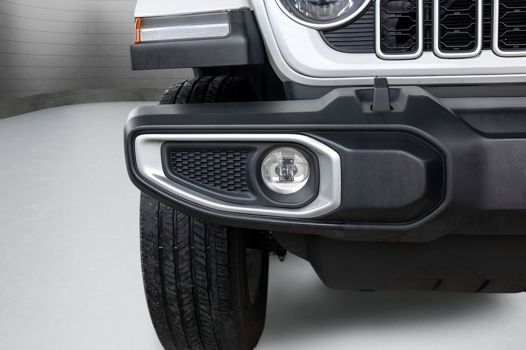 Used 2025 Jeep Wrangler Unlimited Sahara AWD/4WD image 20