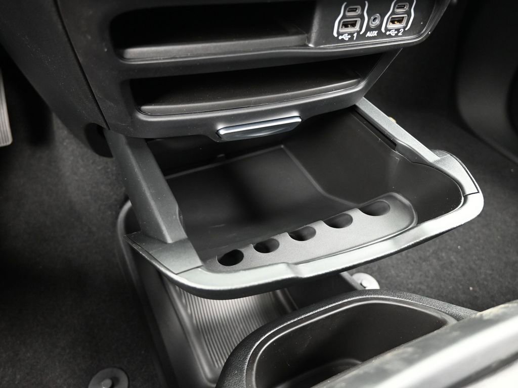 Used 2025 Chrysler Pacifica Select image 21