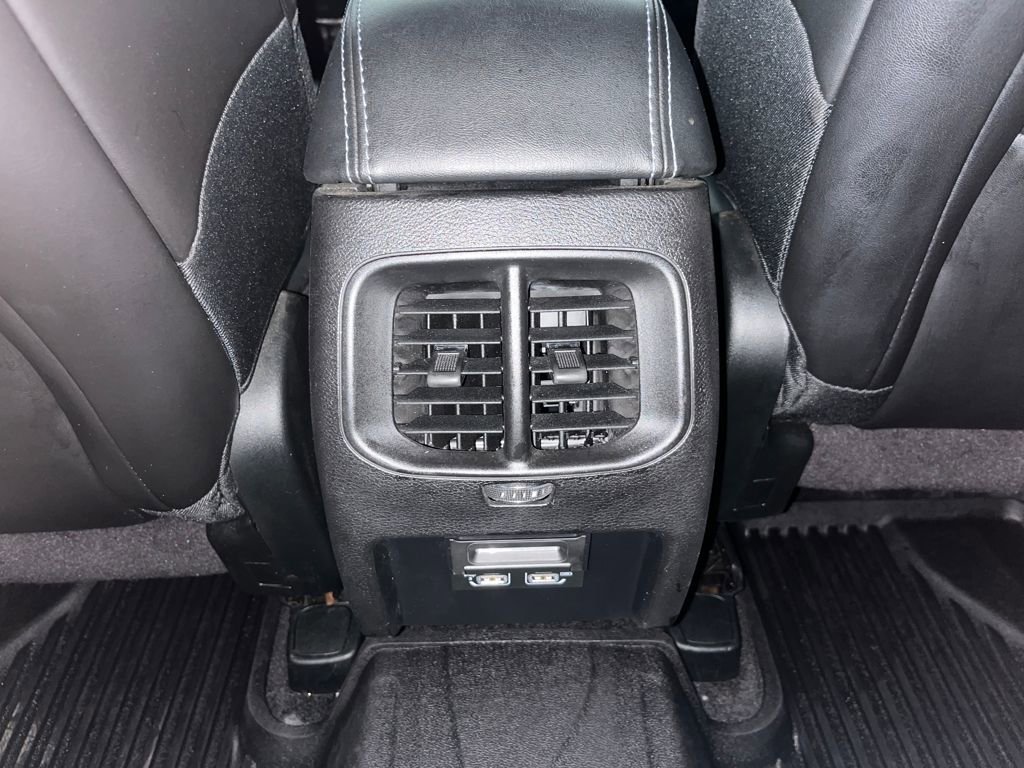 Used 2019 Jeep Cherokee Latitude Plus image 31