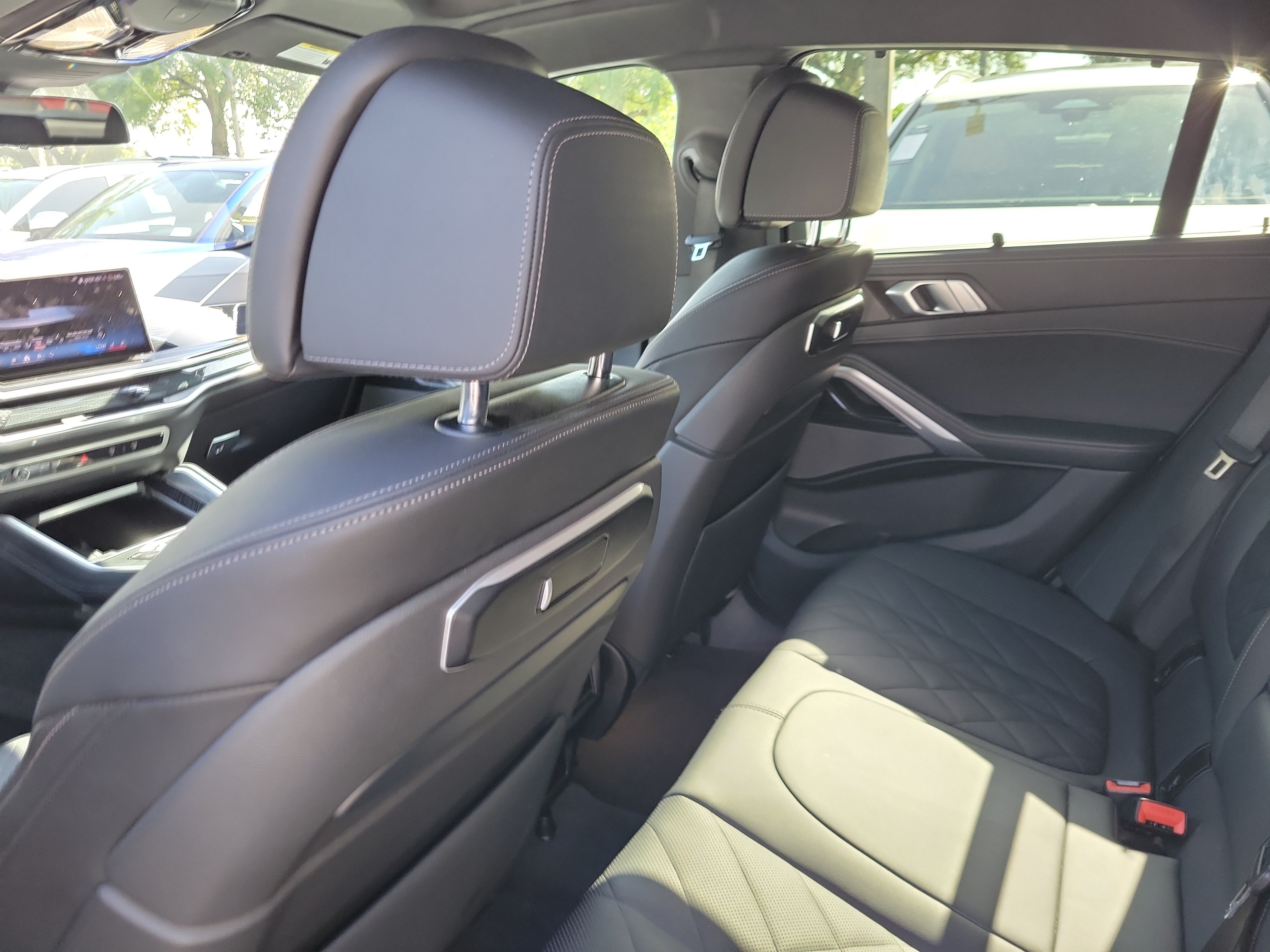 Used 2024 BMW X6 xDrive40i w/ Executive Package AWD/4WD image 10