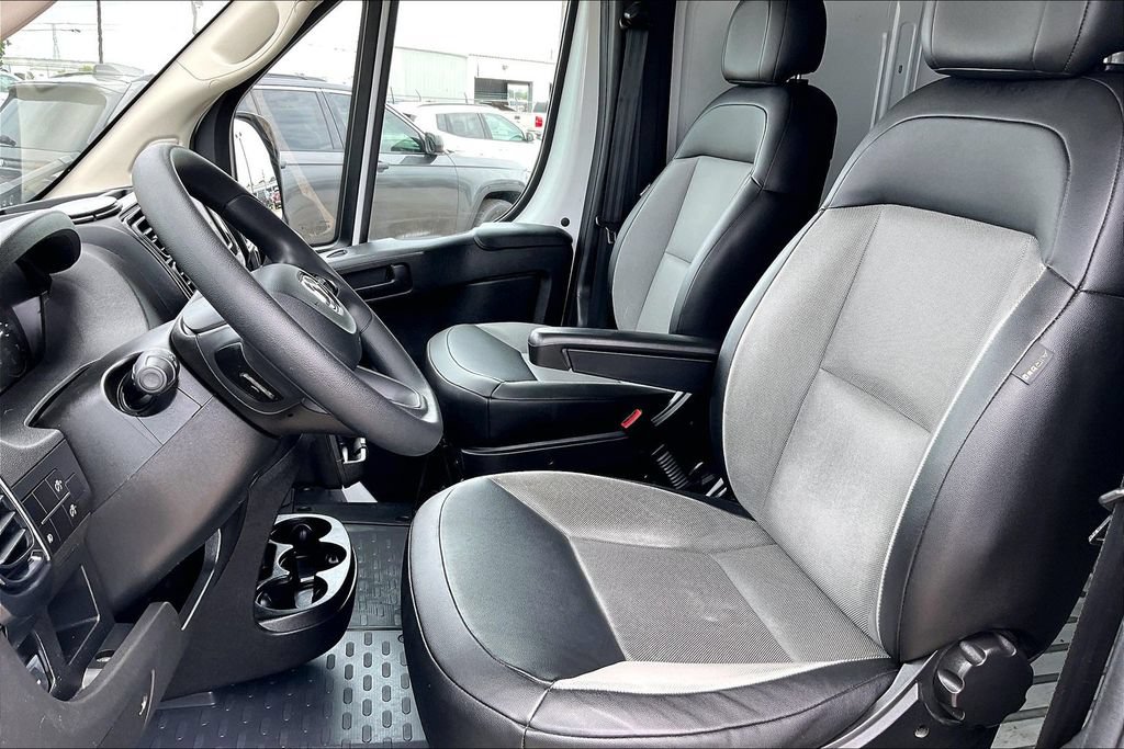 Used 2025 RAM ProMaster 2500 w/ Convenience Group FWD image 16