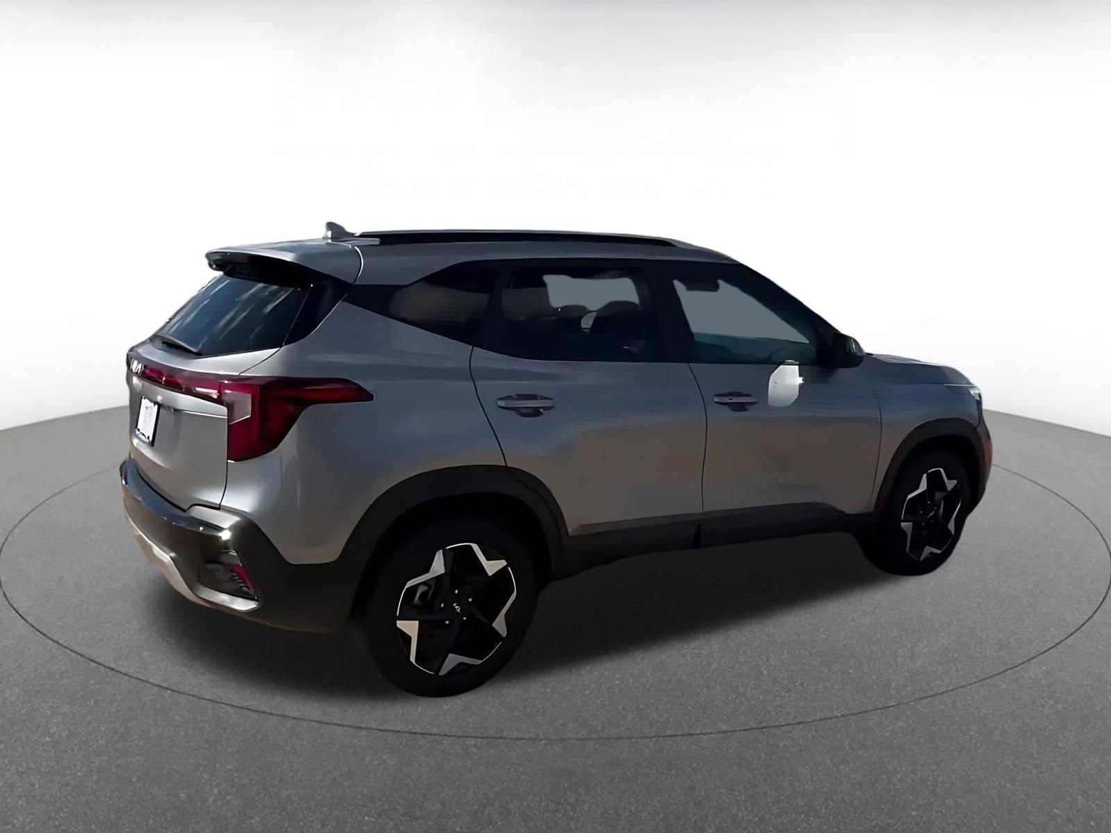 Used 2025 Kia Seltos S image 14