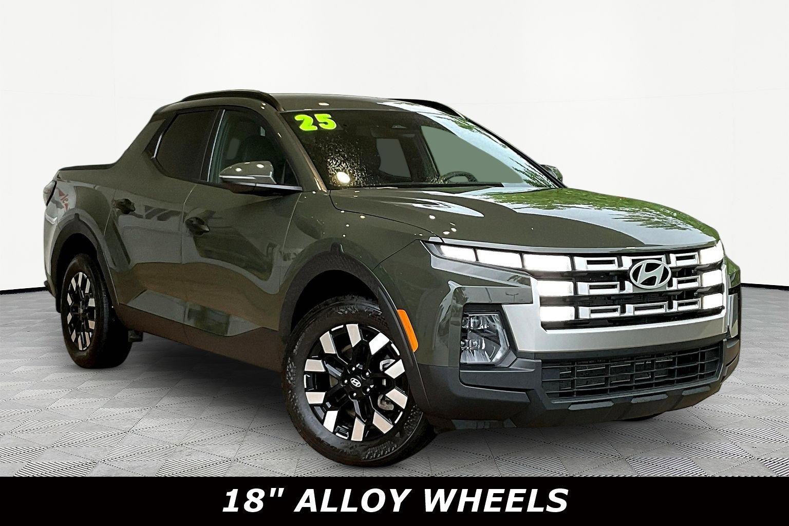 Used 2025 Hyundai Santa Cruz SEL AWD/4WD image 3