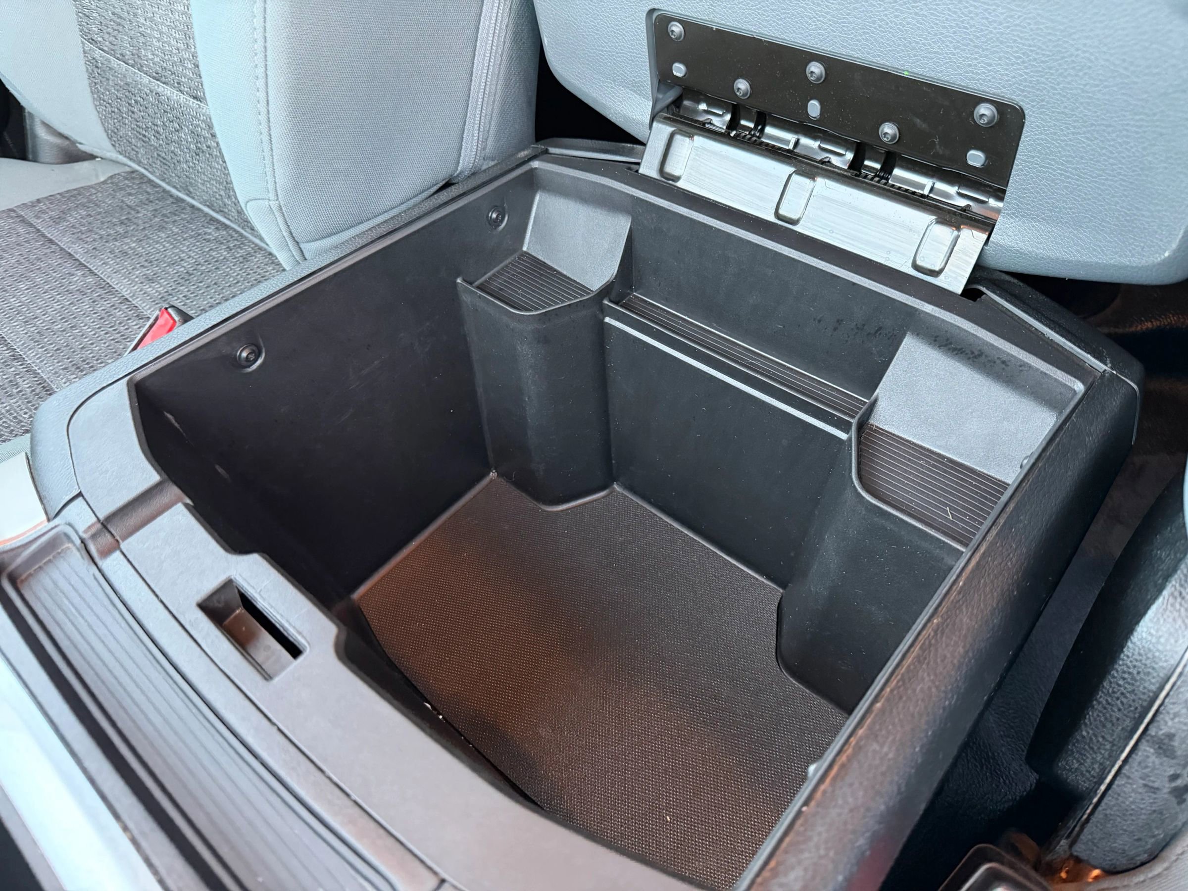 Used 2017 RAM 1500 Classic SLT image 31