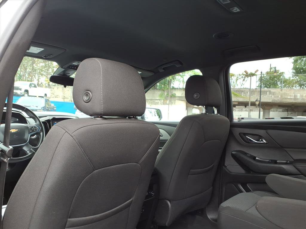 Used 2023 Chevrolet Traverse LT image 16