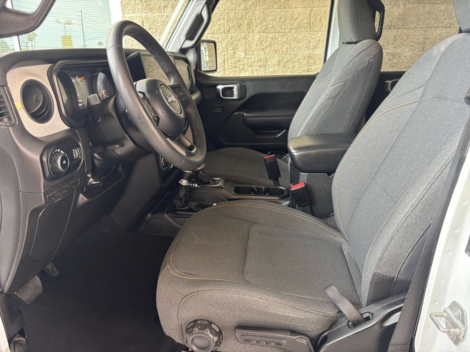 Used 2025 Jeep Wrangler Unlimited Sport AWD/4WD image 21