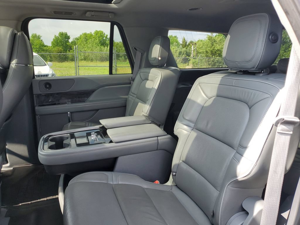 Used 2019 Lincoln Navigator Reserve w/ Cargo Package AWD/4WD image 28