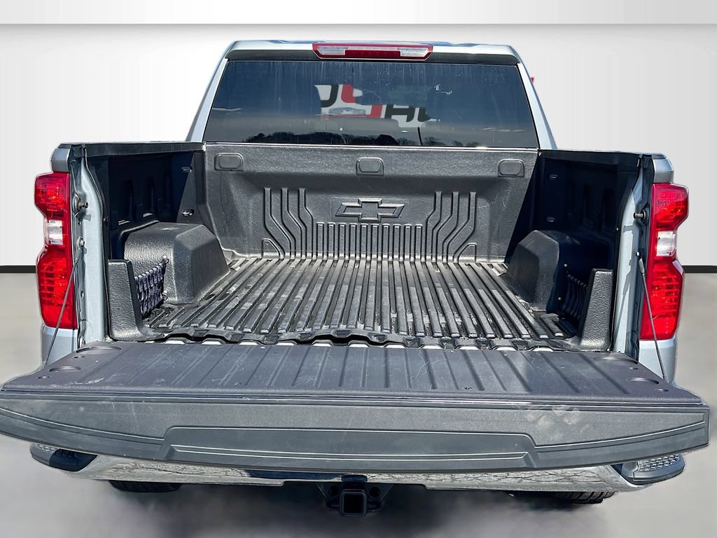 Used 2025 Chevrolet Silverado 1500 LT AWD/4WD image 25
