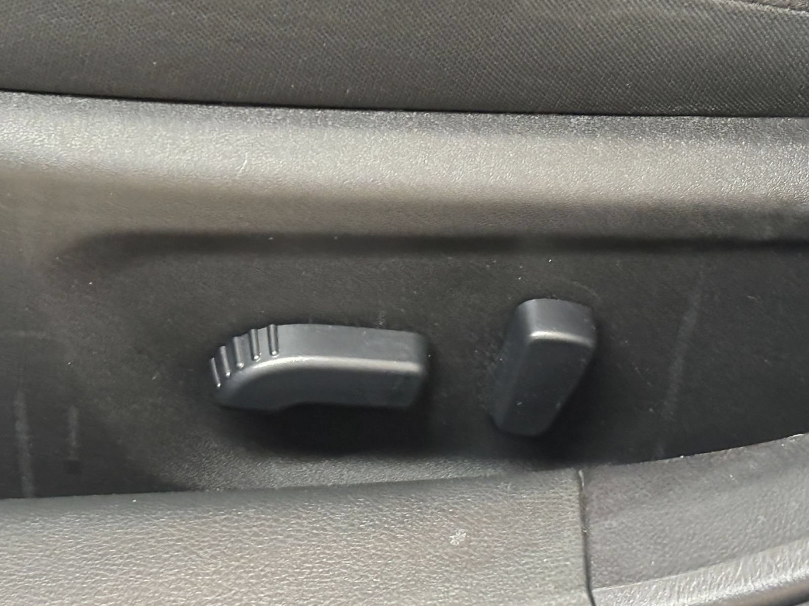 Used 2025 Nissan Altima 2.5 SV FWD image 21