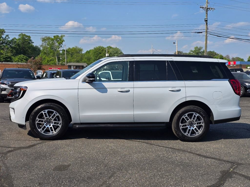Used 2025 Ford Expedition Active AWD/4WD image 23
