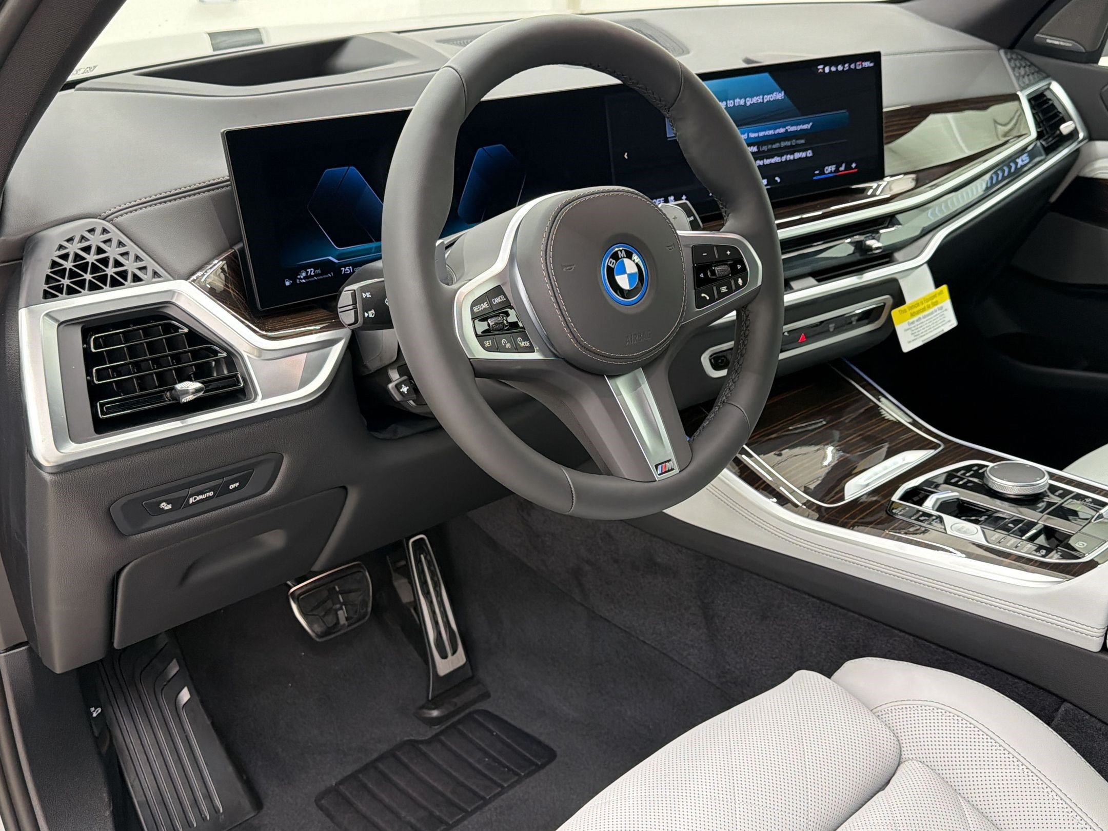 New 2026 BMW X5 xDrive50e w/ M Sport Package AWD/4WD image 4