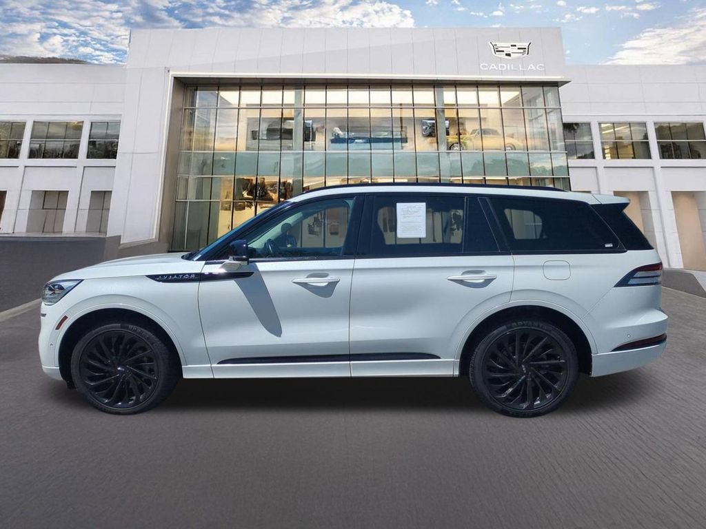 Used 2022 Lincoln Aviator Reserve w/ Equipment Group 201A AWD/4WD image 8