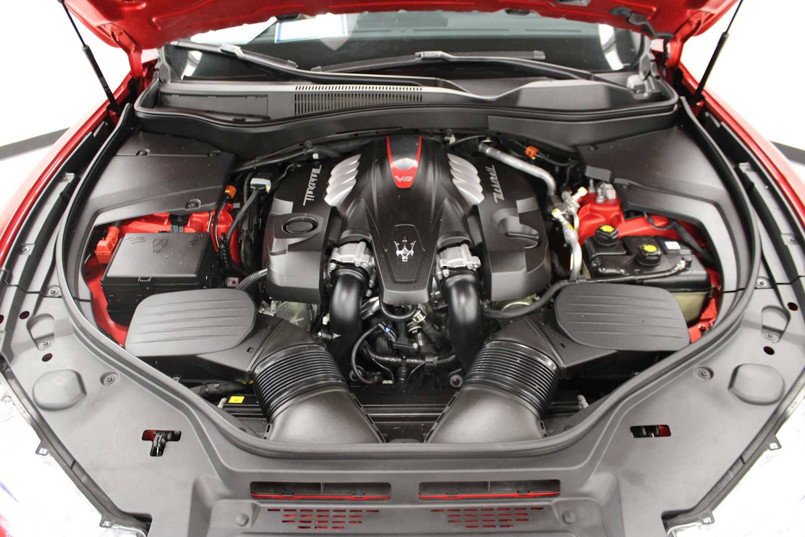 Used 2022 Maserati Levante Modena S image 8