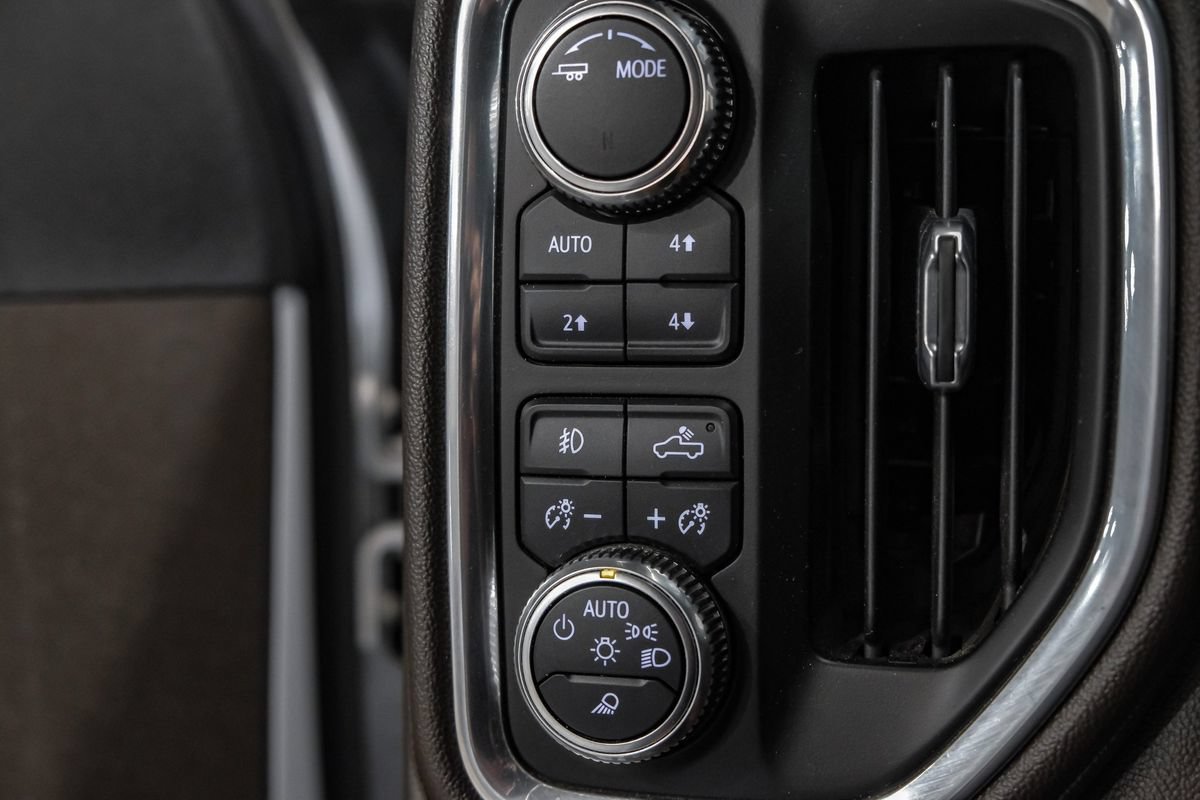 Used 2023 GMC Sierra 3500 Denali AWD/4WD image 29