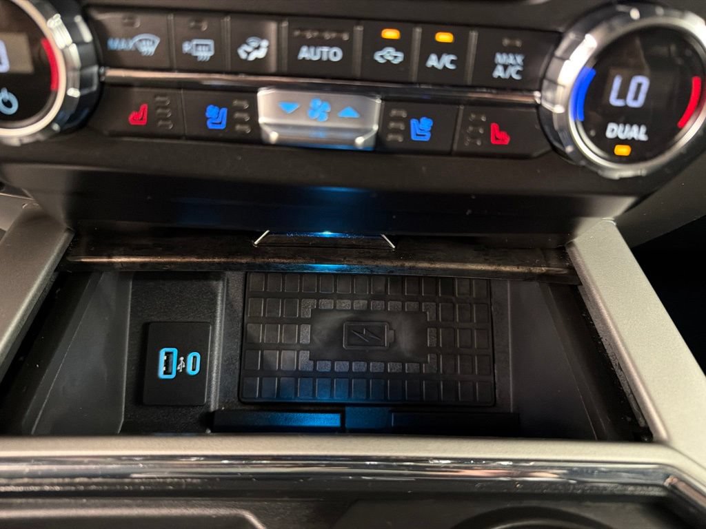 Used 2022 Ford F250 Lariat w/ Black Appearance Package AWD/4WD image 15
