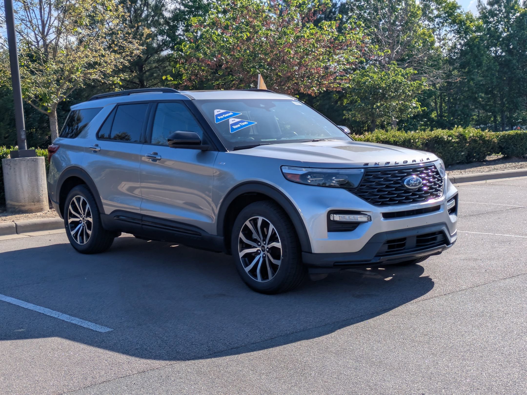 Certified 2022 Ford Explorer ST-Line w/ Class IV Trailer Tow Package AWD/4WD image 2