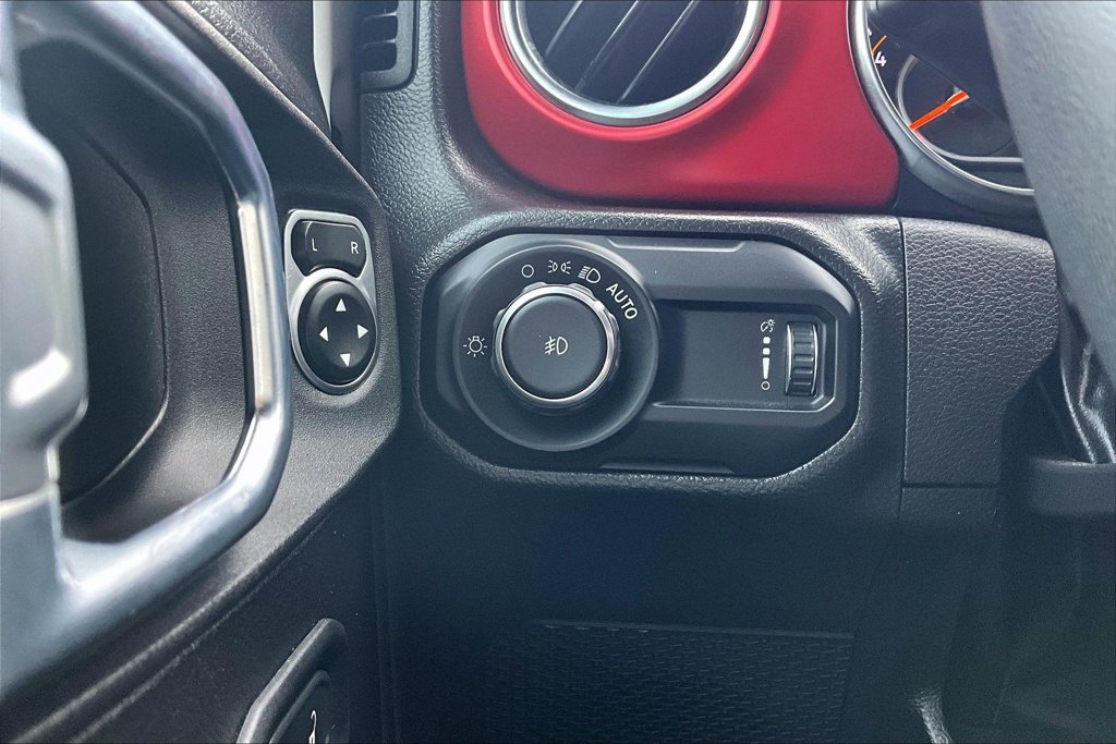 Used 2023 Jeep Wrangler Unlimited Rubicon AWD/4WD image 17