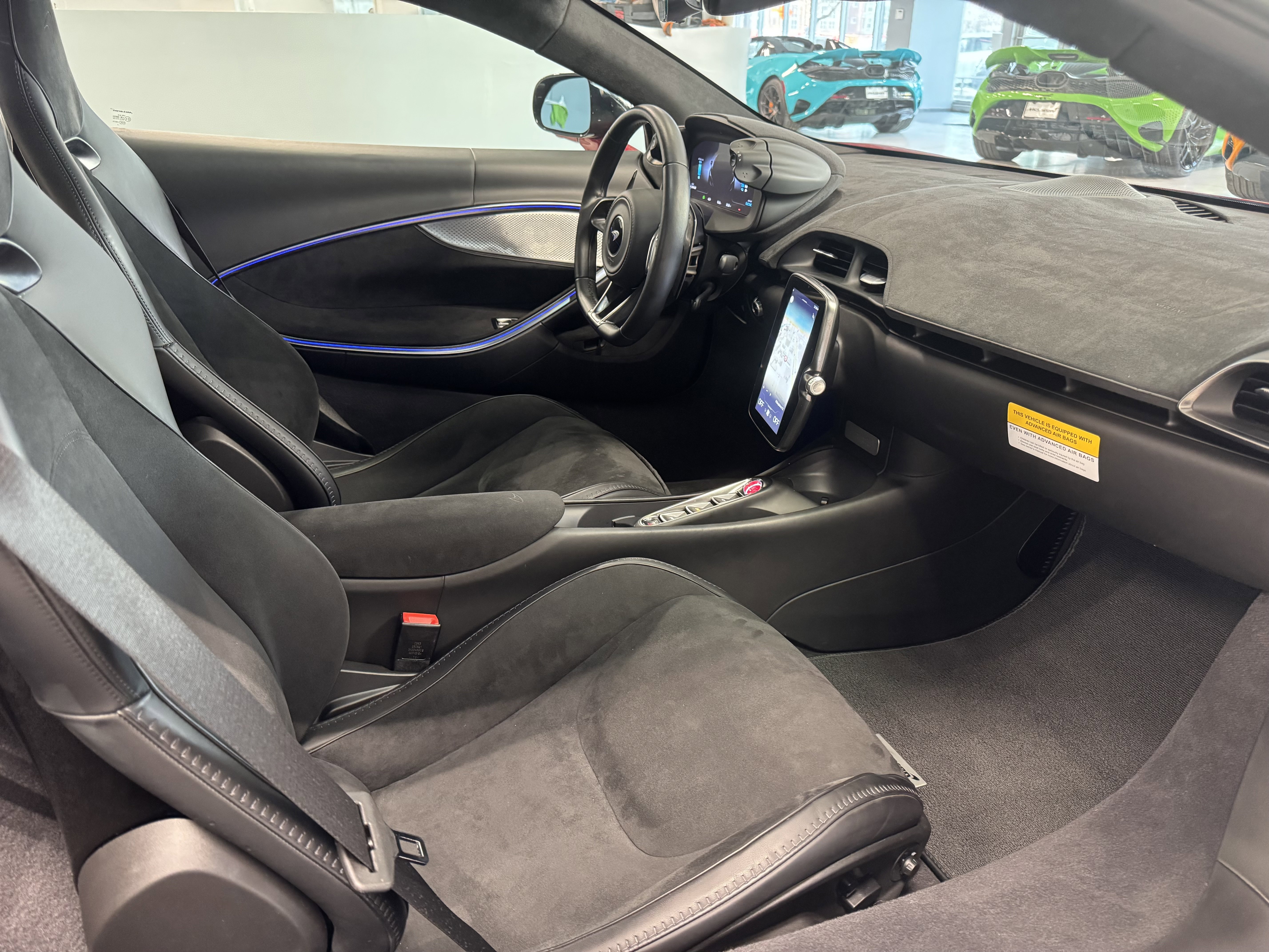 Used 2023 McLaren Artura image 10