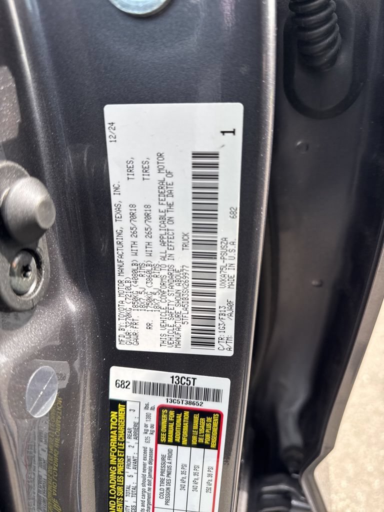 Used 2025 Toyota Tundra SR5 AWD/4WD image 31