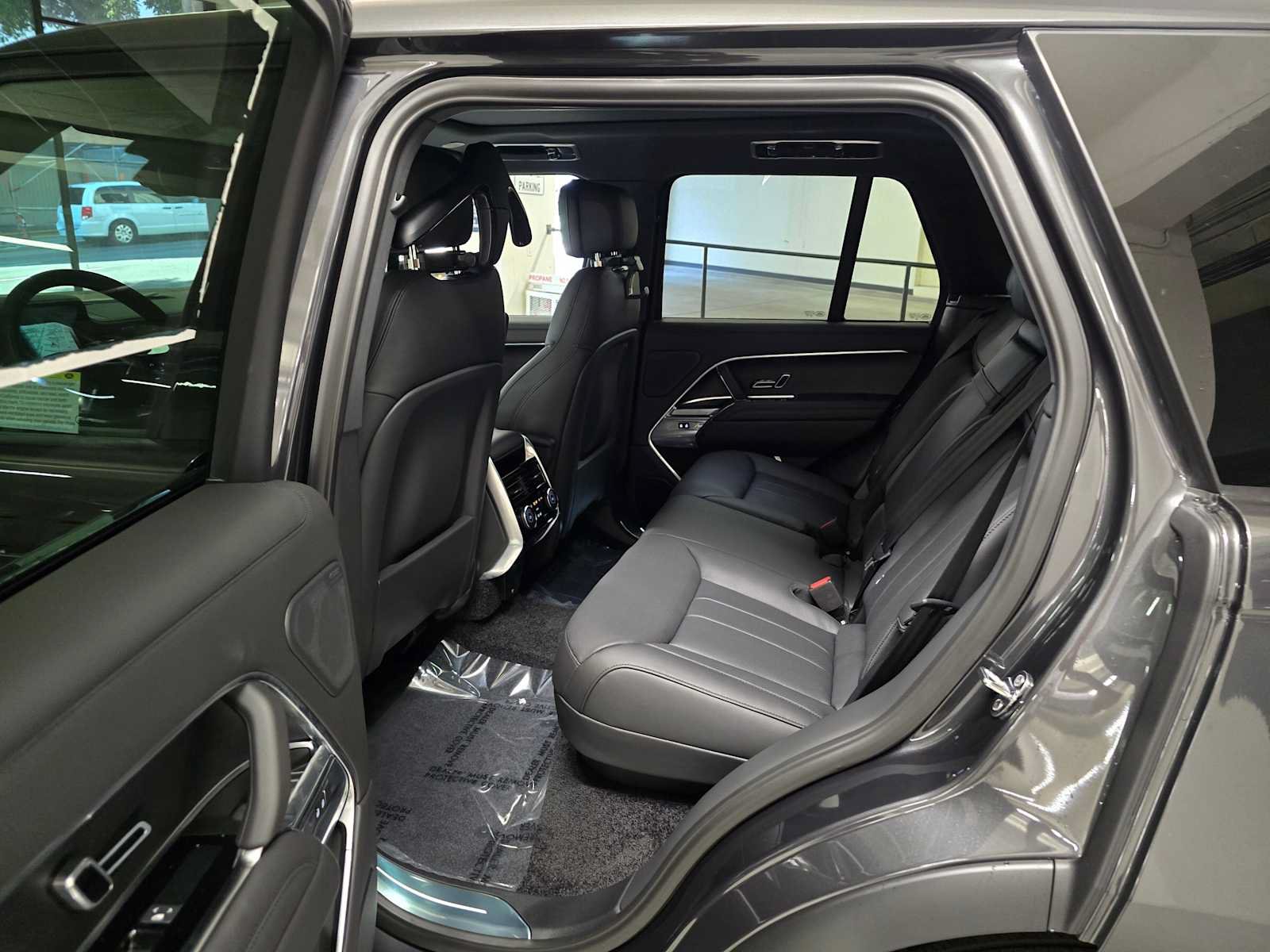 New 2026 Land Rover Range Rover SE AWD/4WD image 18