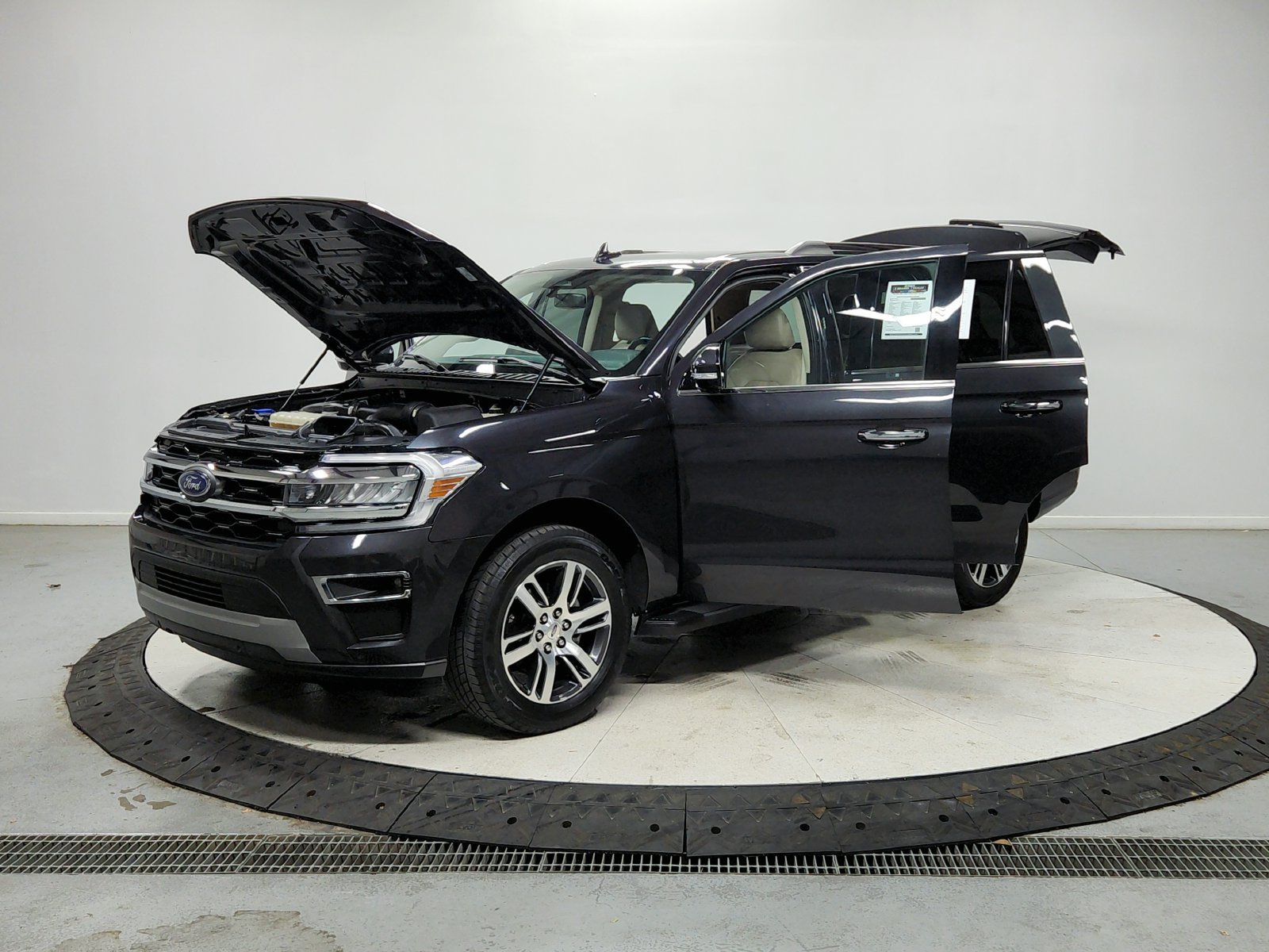 Used 2024 Ford Expedition Limited RWD image 12