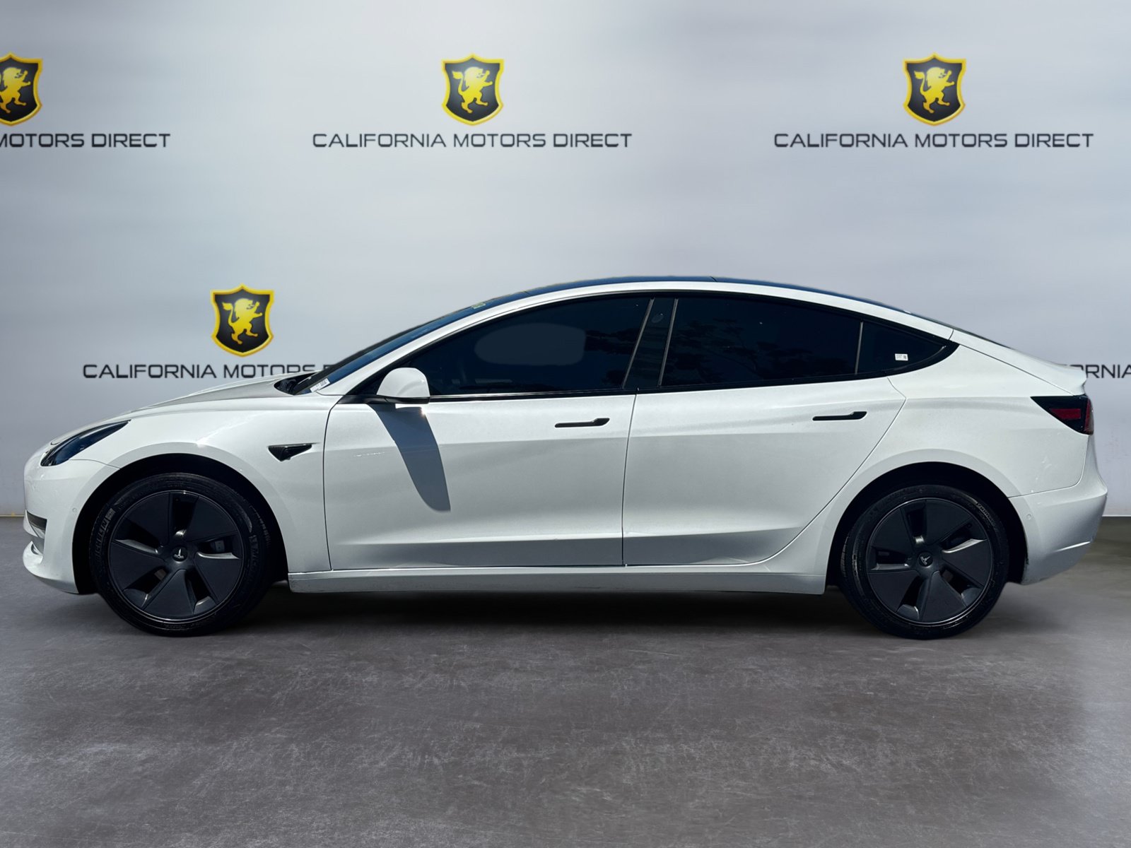 Used 2022 Tesla Model 3 RWD image 2