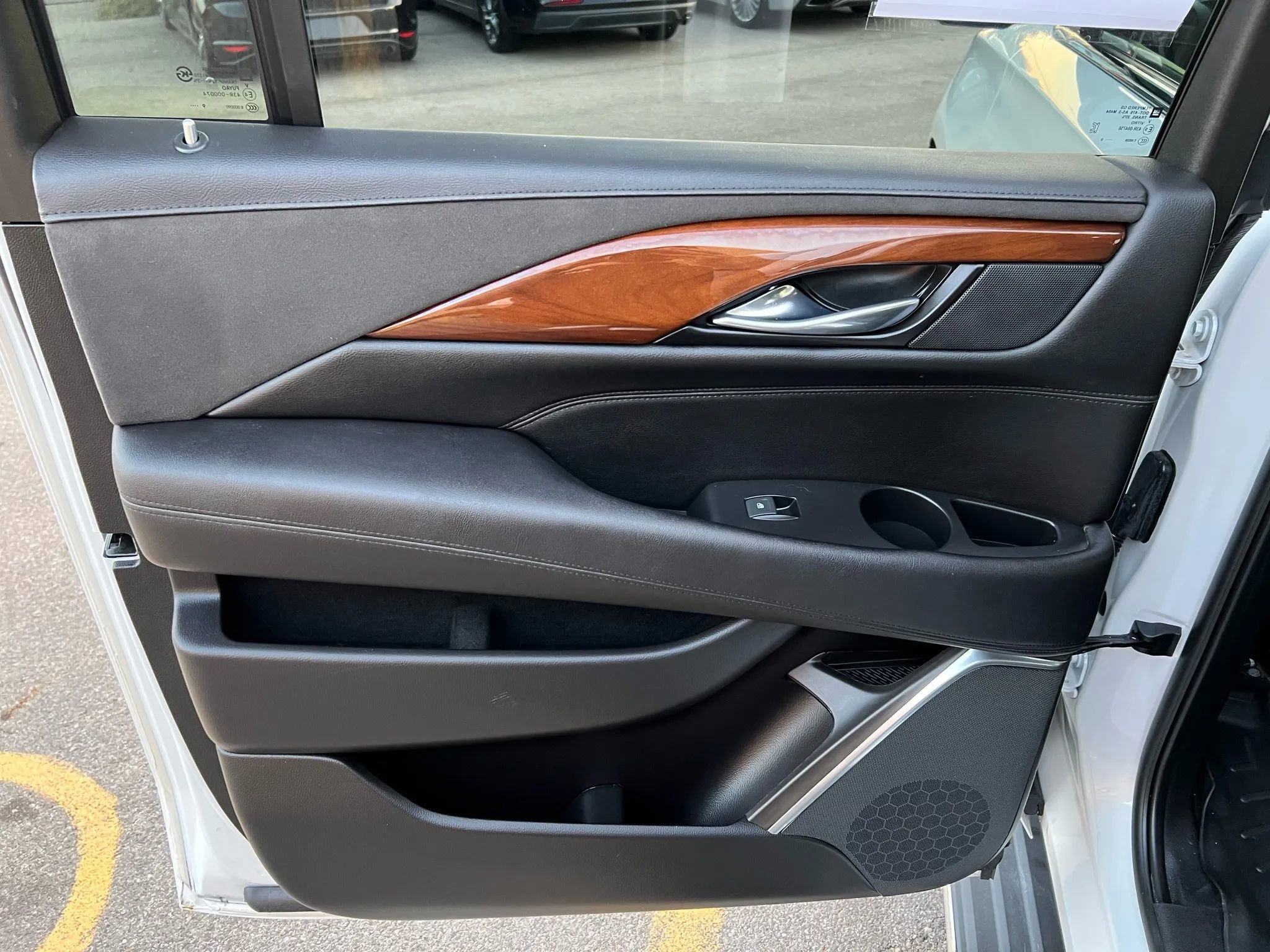 Used 2020 Cadillac Escalade ESV Luxury image 24