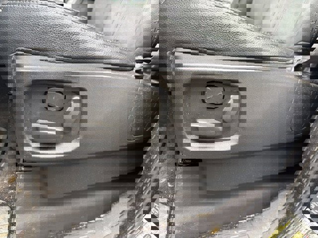 Used 2011 Land Rover LR4 HSE image 18