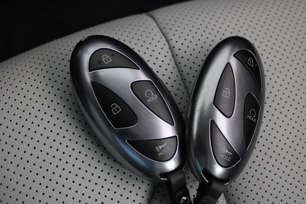 Certified 2025 Hyundai Elantra Limited image 30