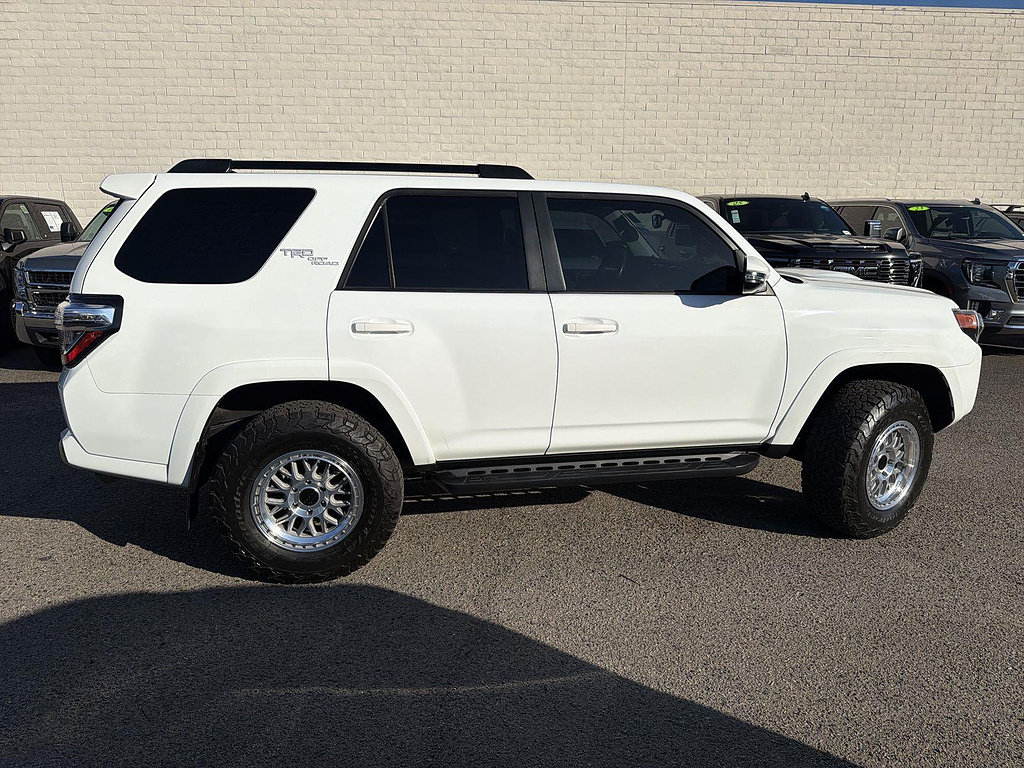 Used 2024 Toyota 4Runner TRD Off-Road Premium w/ Off Road Premium Plus Package AWD/4WD image 4