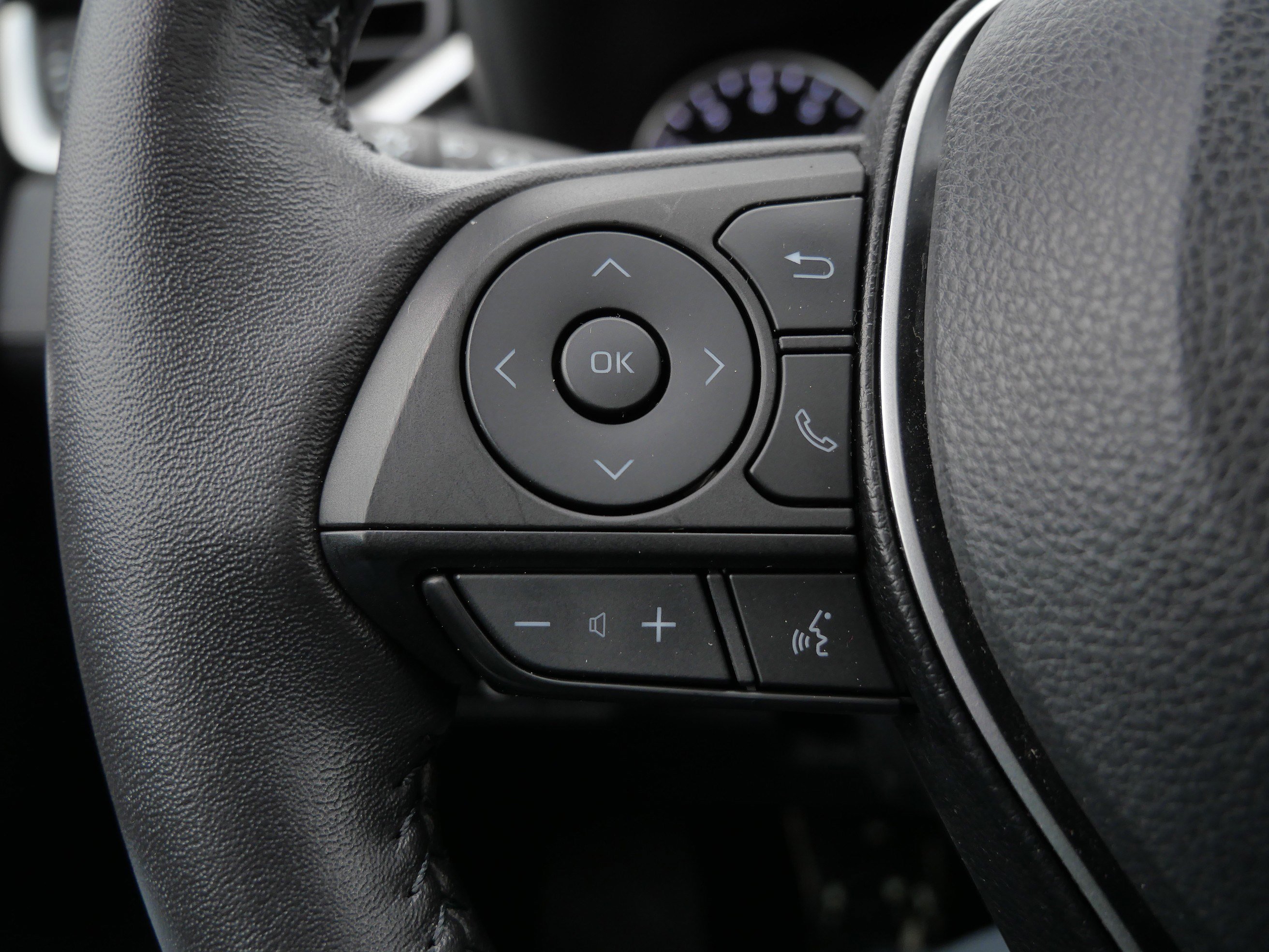 Certified 2022 Toyota RAV4 XLE w/ Convenience Package image 28