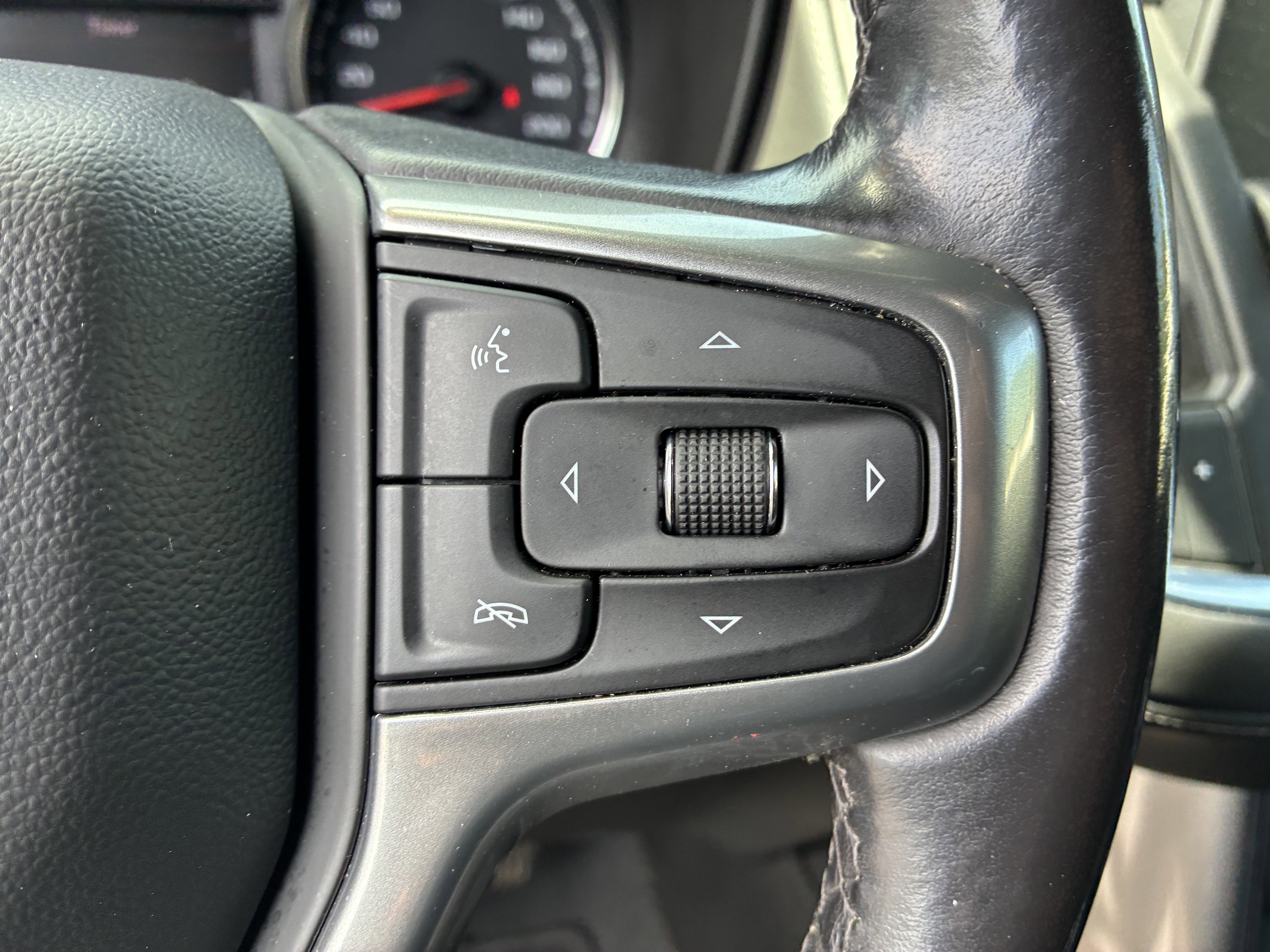 Used 2022 Chevrolet Suburban LS w/ Driver Alert Package AWD/4WD image 29