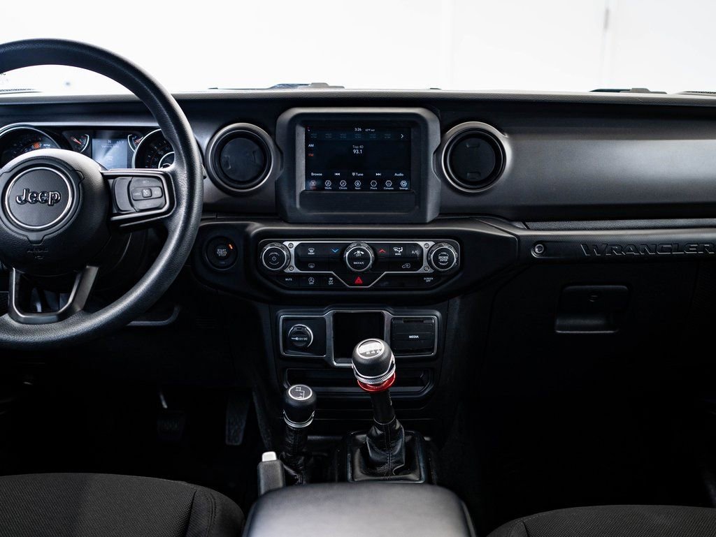 Used 2023 Jeep Wrangler Willys AWD/4WD image 34