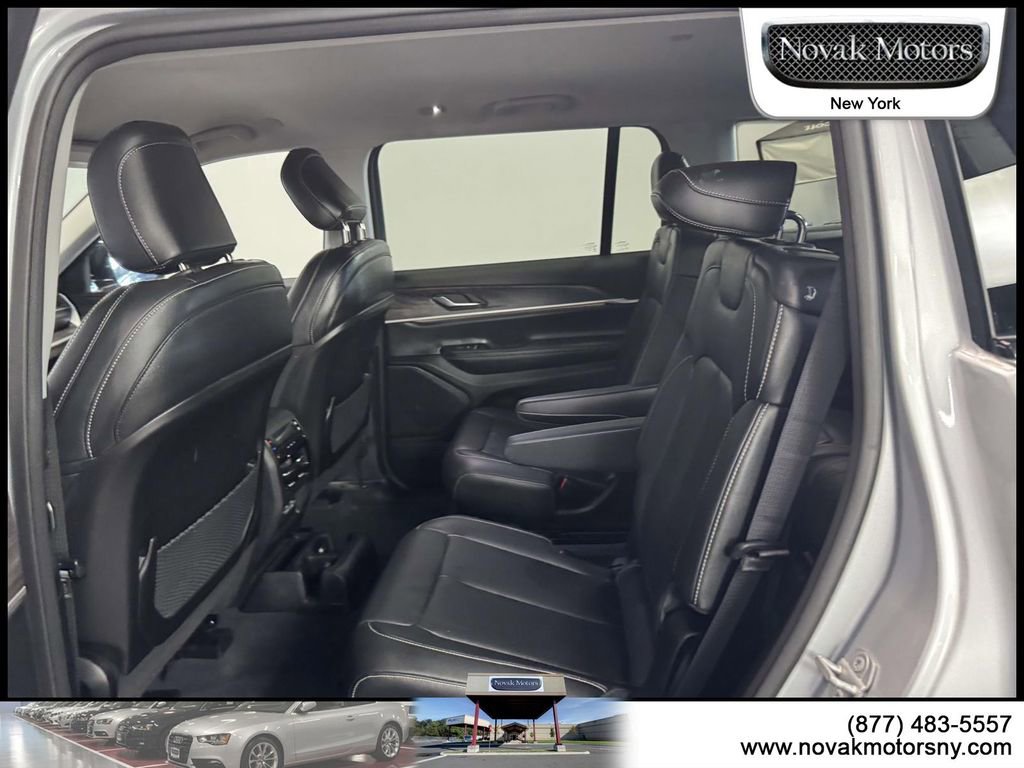 Used 2023 Jeep Grand Cherokee L Limited AWD/4WD image 11