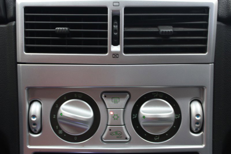 Used 2007 Chrysler Crossfire Coupe image 13