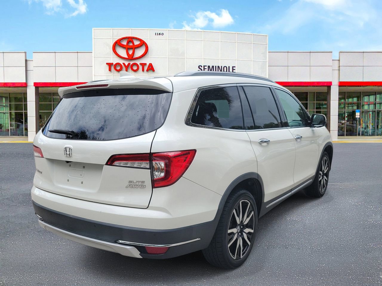 Used 2019 Honda Pilot Elite image 3