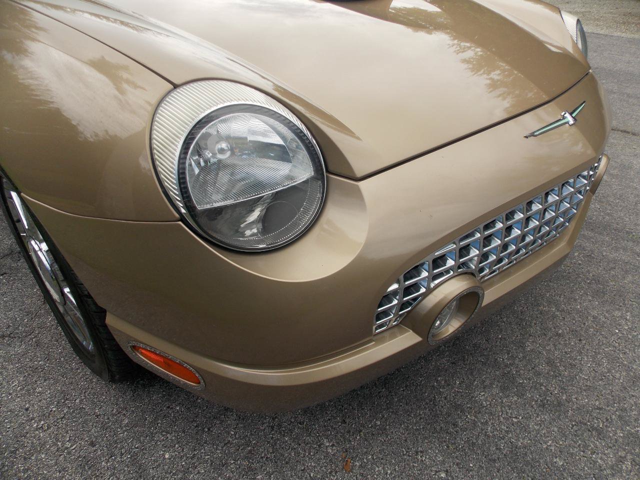 Used 2005 Ford Thunderbird RWD image 24
