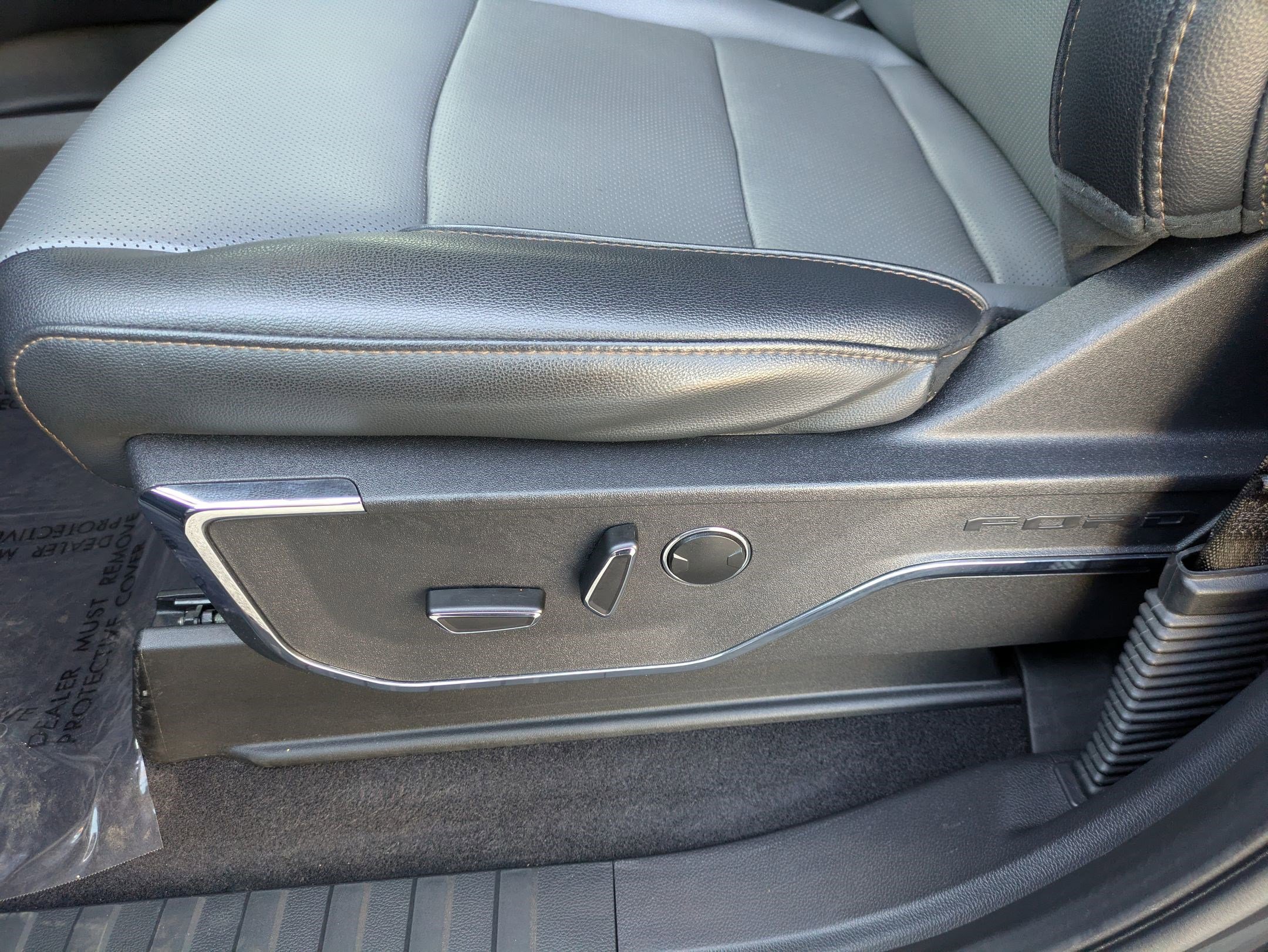 Used 2023 Ford F150 Lightning Lariat image 22