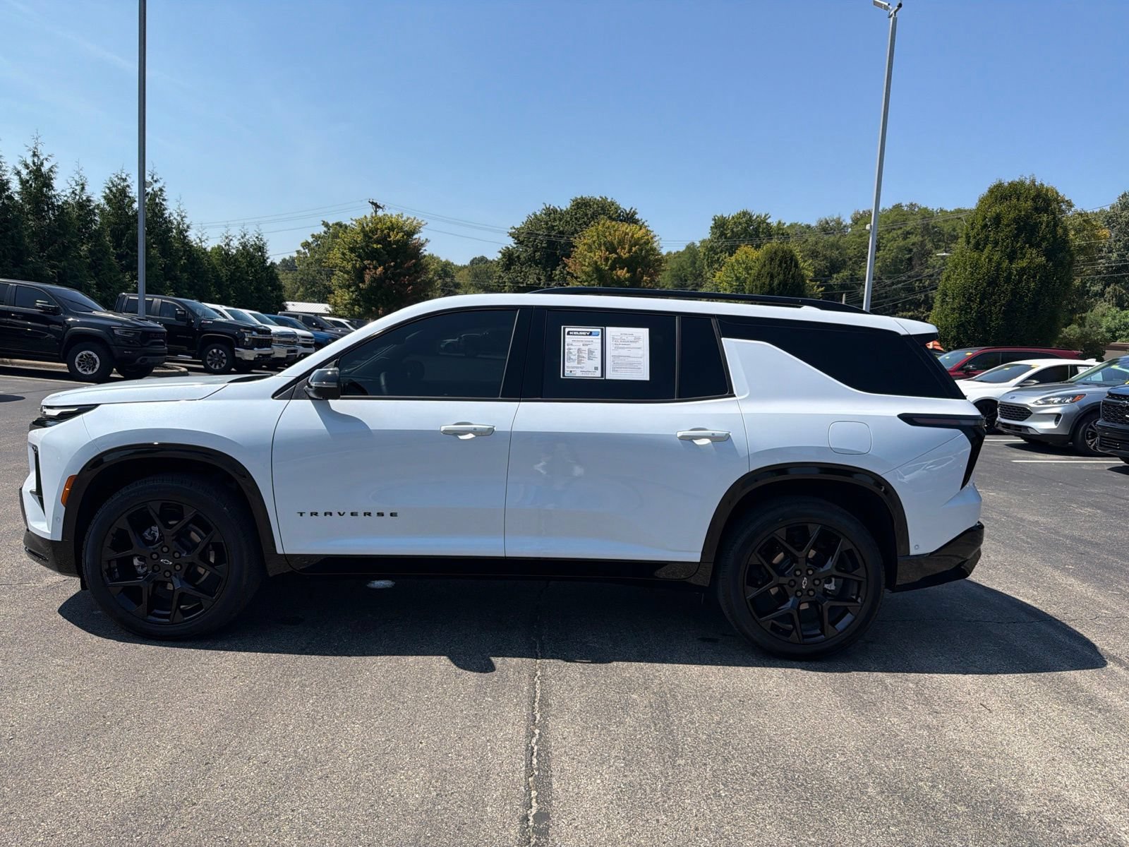 Used 2026 Chevrolet Traverse RS AWD/4WD image 2