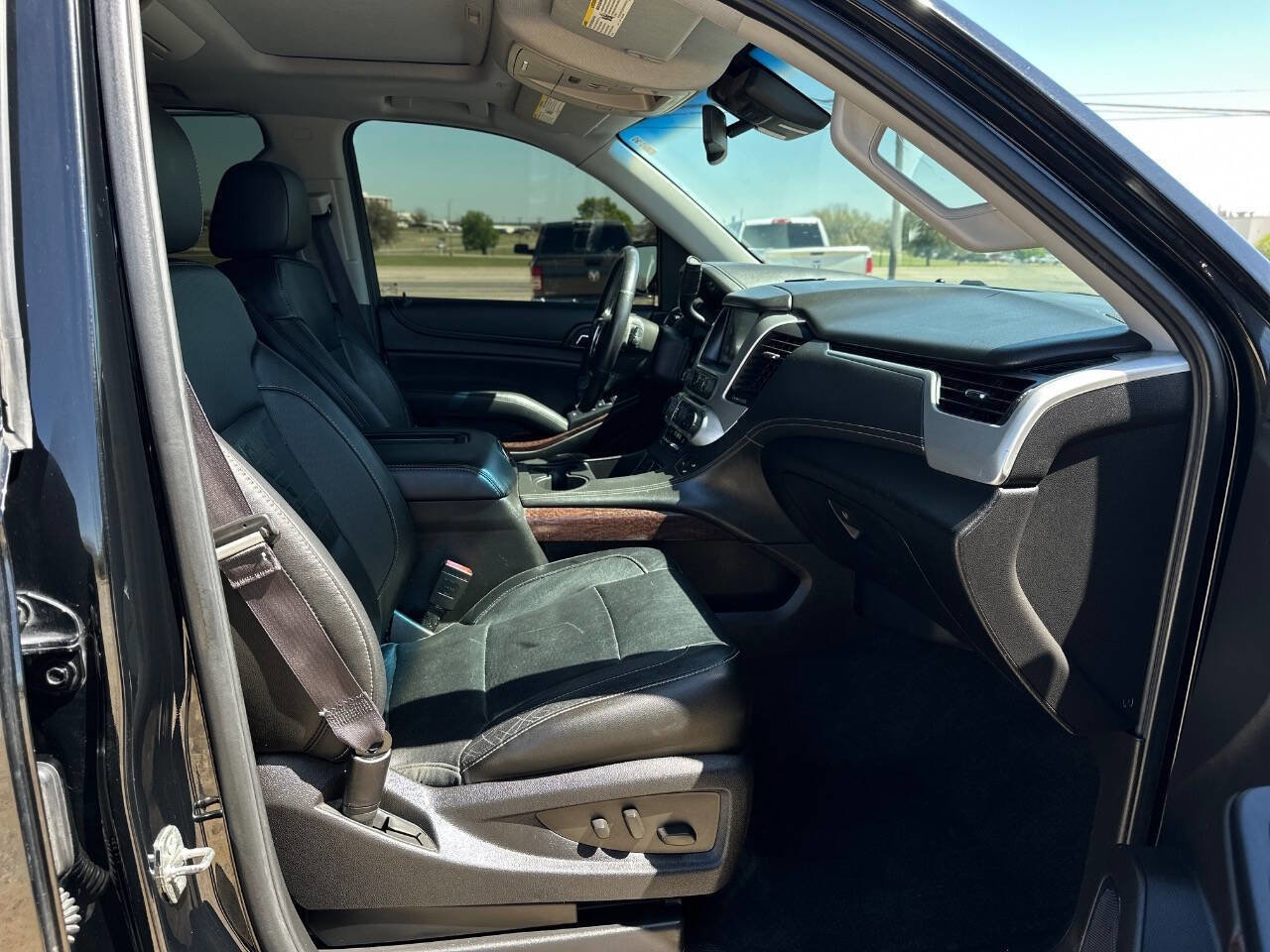 Used 2015 GMC Yukon XL SLT w/ Open Road Package image 26