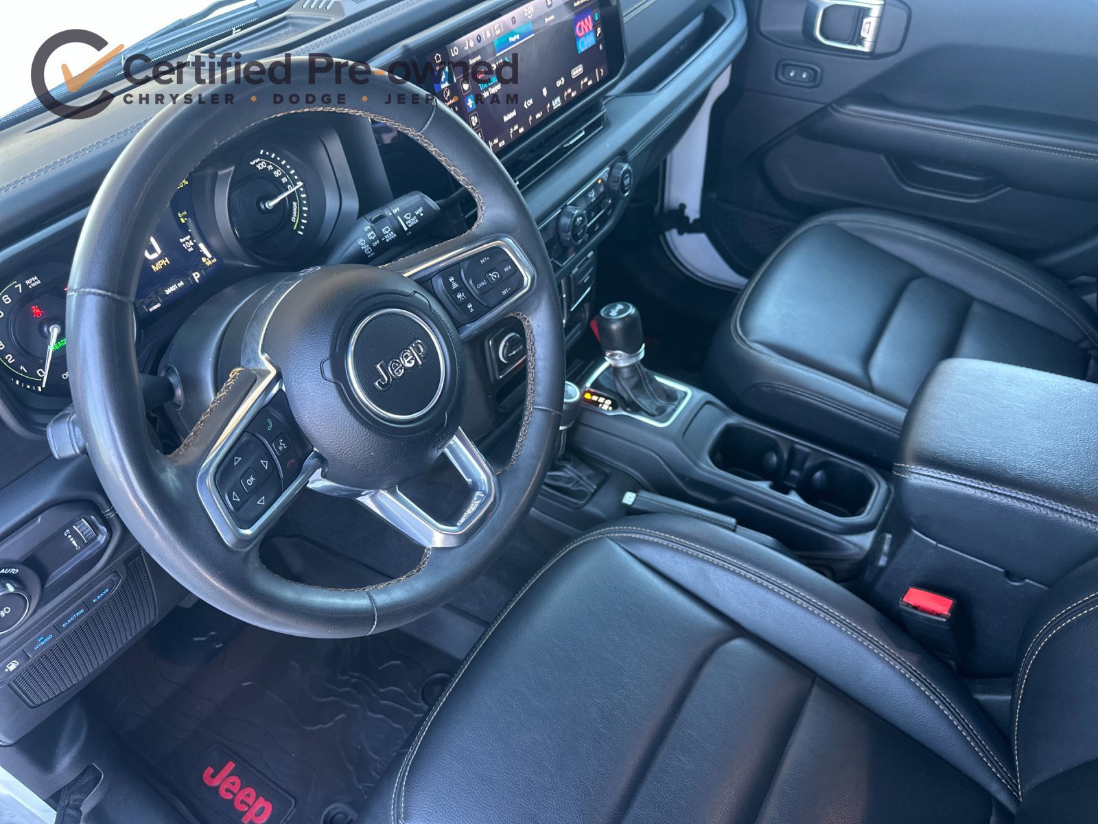 Used 2024 Jeep Wrangler Unlimited Sahara w/ Technology Group AWD/4WD image 11